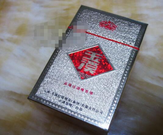 顺百利香烟价格揭秘，多少钱一条？购买攻略及口感分析